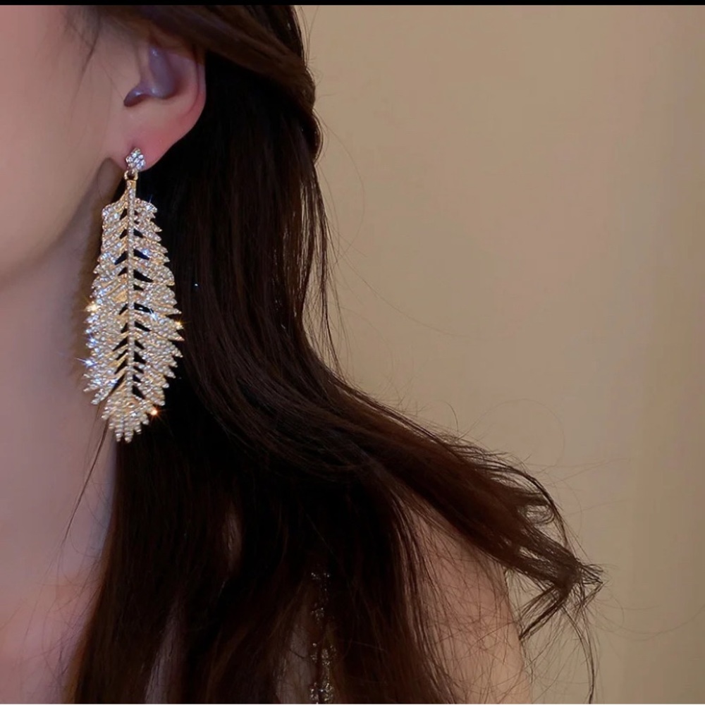 Classic Feather Style Crystal Drop Earrings for Women Gold  Color Geometric